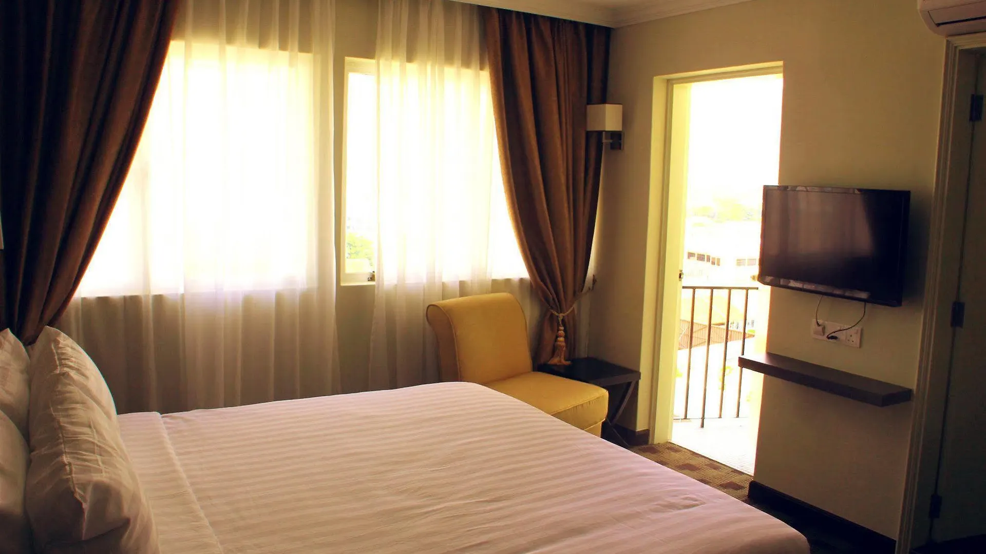 Merchant Hotel George Town 3*,